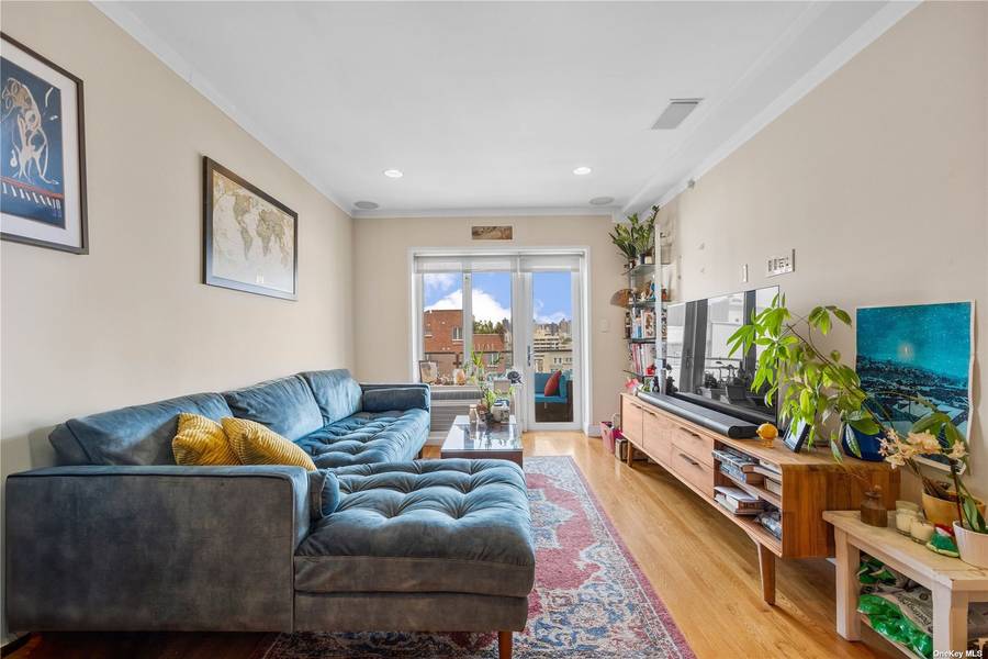 30-94 Crescent ST #6F, Astoria, NY 11102