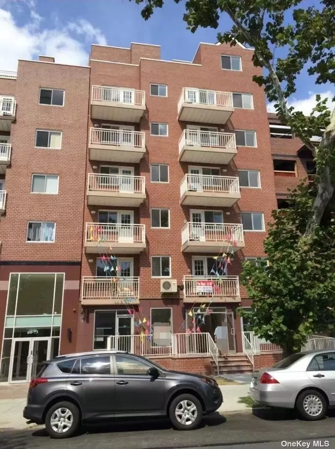 Rego Park, NY 11374,64-75 Austin ST #5A