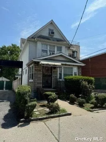 Elmhurst, NY 11373,94-24 55 AVE