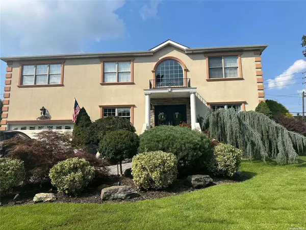 Roslyn Heights, NY 11577,51 North Ct