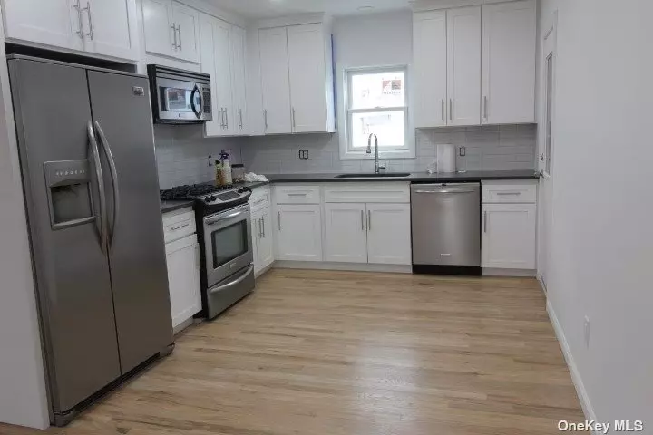 Inwood, NY 11096,13 Mervin ST