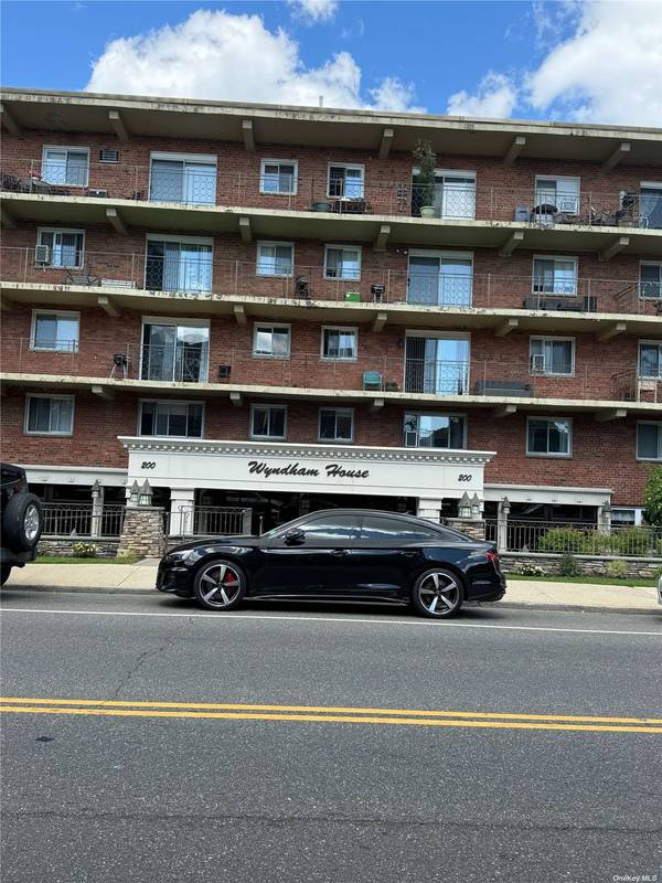 200 Atlantic AVE #307, Lynbrook, NY 11563