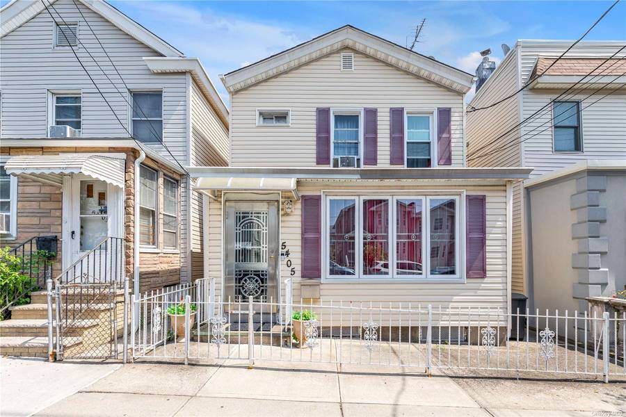 54-05 68th ST, Maspeth, NY 11378