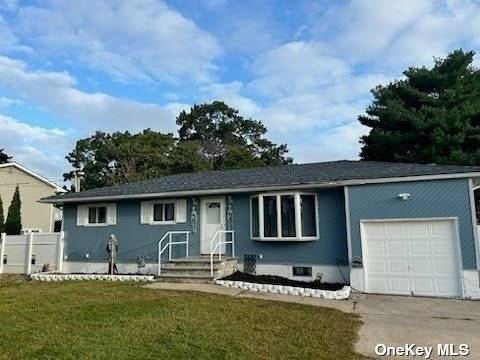 Bay Shore, NY 11706,121 Harrisburg ST