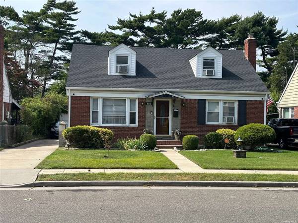 65 Martin AVE, Hempstead, NY 11550