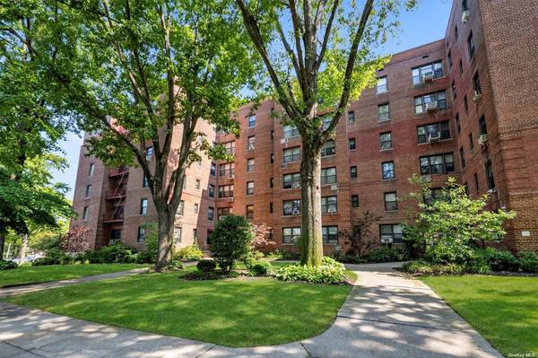 25-11 Union ST #6H, Flushing, NY 11354