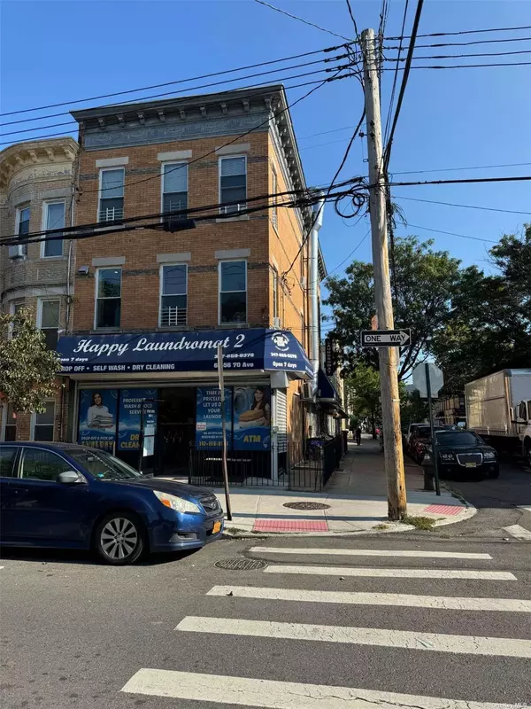 Ridgewood, NY 11385,60-56 70 Ave