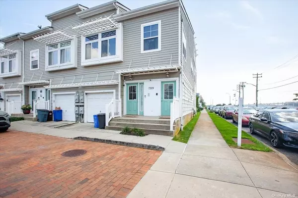 Arverne, NY 11692,73-19 Arverne Mews DR