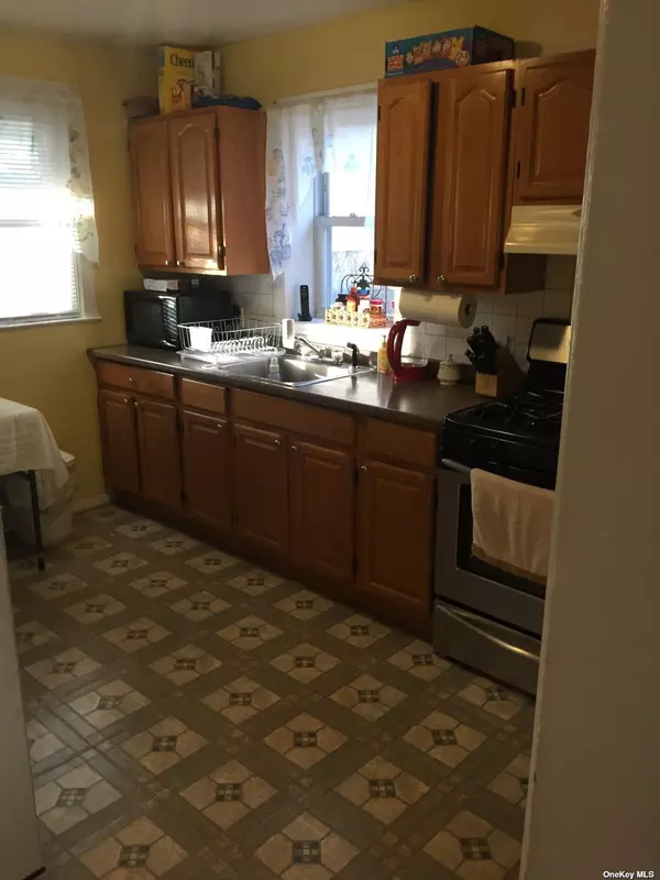 Laurelton, NY 11413,Address not disclosed