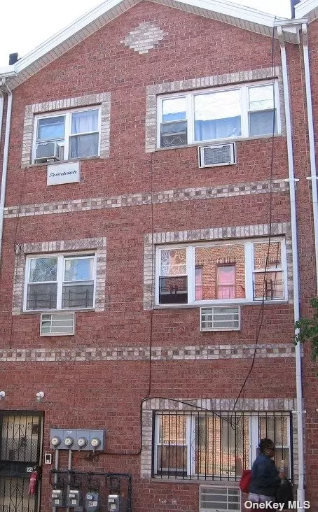 East New York, NY 11207,576 Van Siclen AVE #2