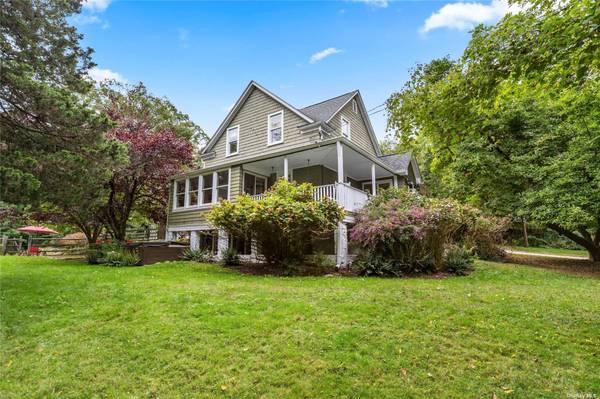 Setauket, NY 11733,8 Lake ST