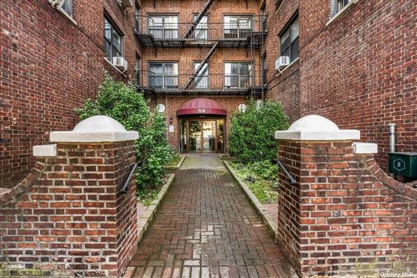 72-34 Austin ST #C2, Forest Hills, NY 11375