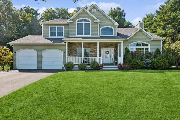 Smithtown, NY 11787,7 Wagon Wheel CT