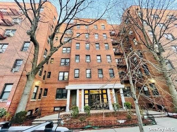 100-10 67th RD #5J, Forest Hills, NY 11375