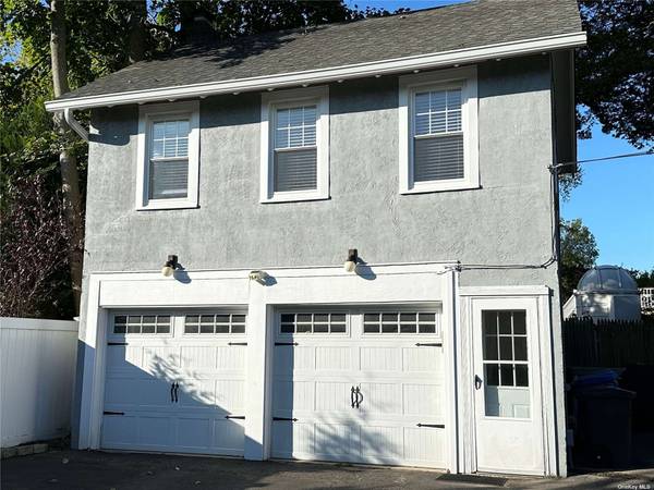 157 Clinton AVE #1, Huntington, NY 11743