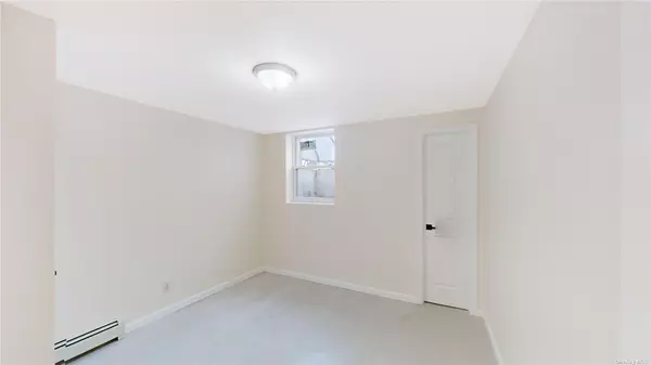 East Elmhurst, NY 11370,83-09 25 Ave #2