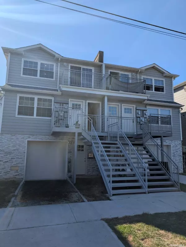 Arverne, NY 11692,72-33 Hillmeyer AVE