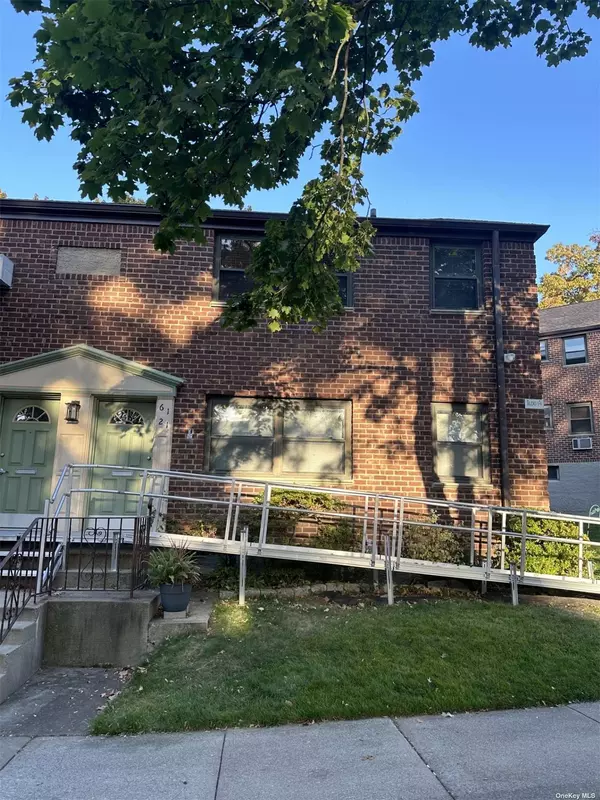 61-21 245th Place #Upper, Douglaston, NY 11362