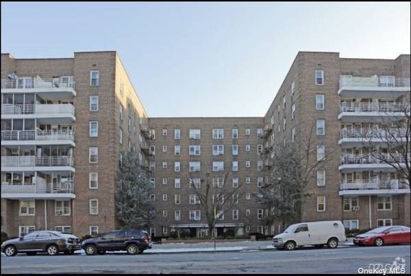 62-59 108 ST #4P, Forest Hills, NY 11375