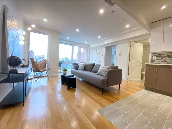 Flushing, NY 11355,42-23 Parsons BLVD #6B