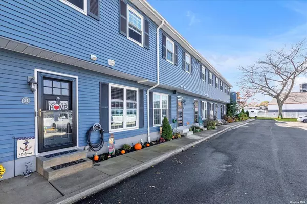 Freeport, NY 11520,116 Westend AVE #24