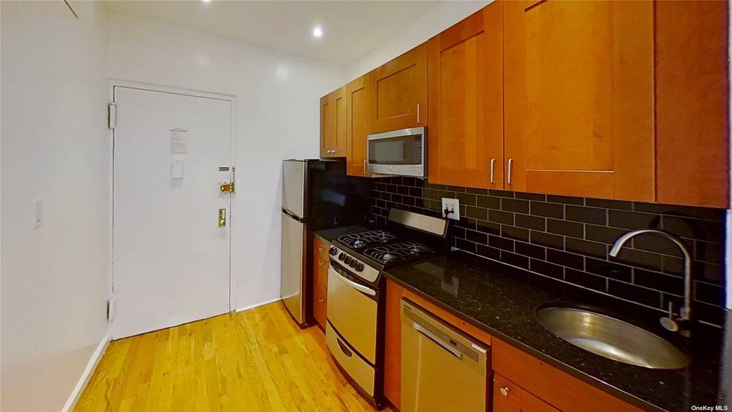 228 Avenue B #14, New York, NY 10009