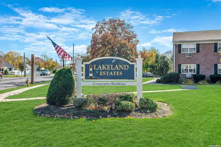 350 Lakeland #7F, Sayville, NY 11782