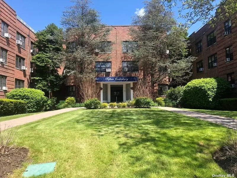 15 Canterbury #C-13, Great Neck Plaza, NY 11021