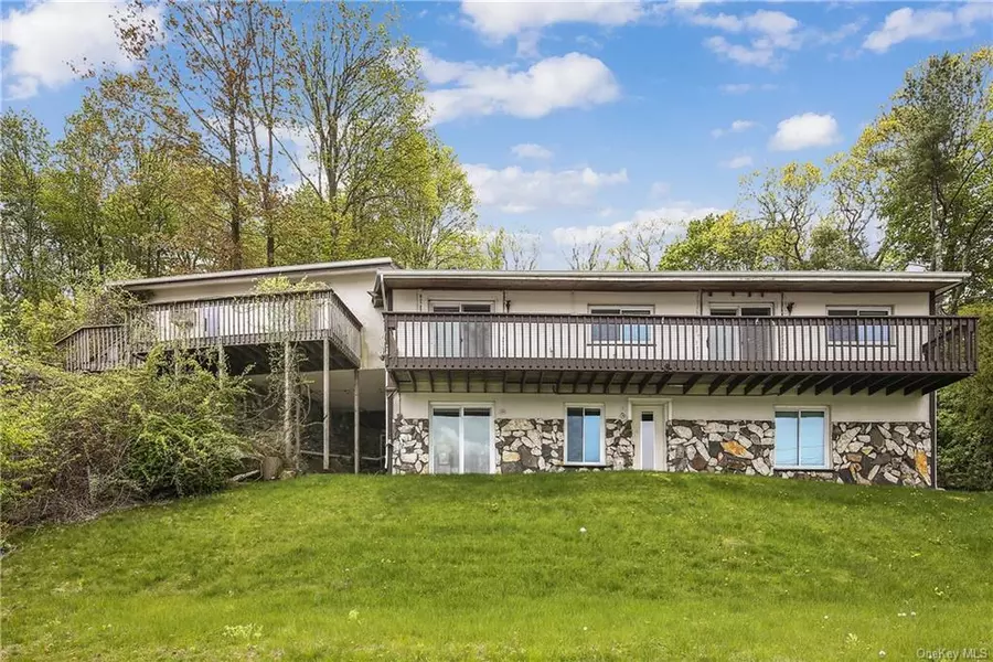 736 S Lake BLVD, Mahopac, NY 10541