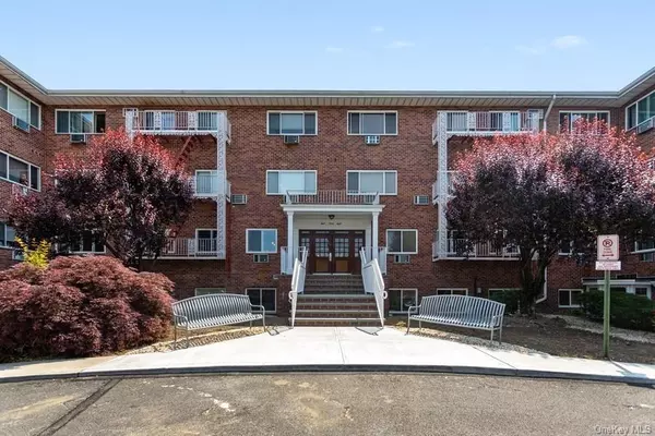 838 Pelhamdale AVE #3U,  New Rochelle,  NY 10801