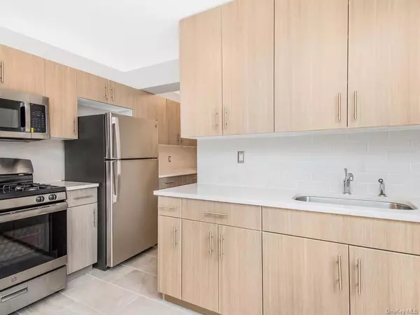 Bronx, NY 10470,4380 Vireo AVE #6K