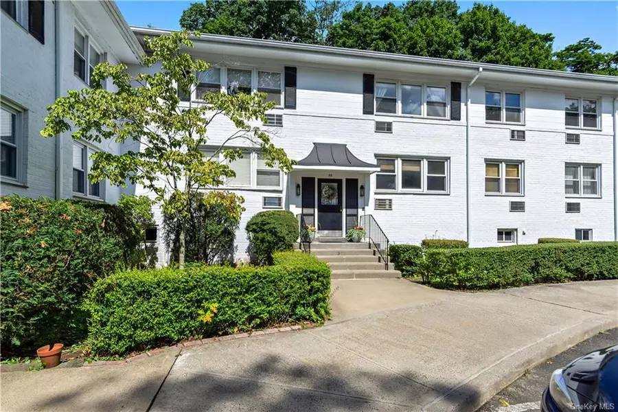 55 Avon CIR #D, Rye Brook, NY 10573