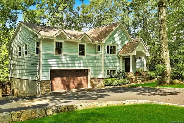 Chappaqua, NY 10514,32 Buttonhook RD