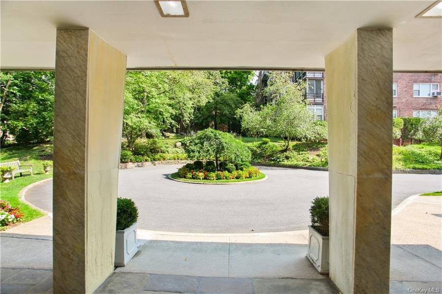 3 Washington SQ #4B, Larchmont, NY 10538