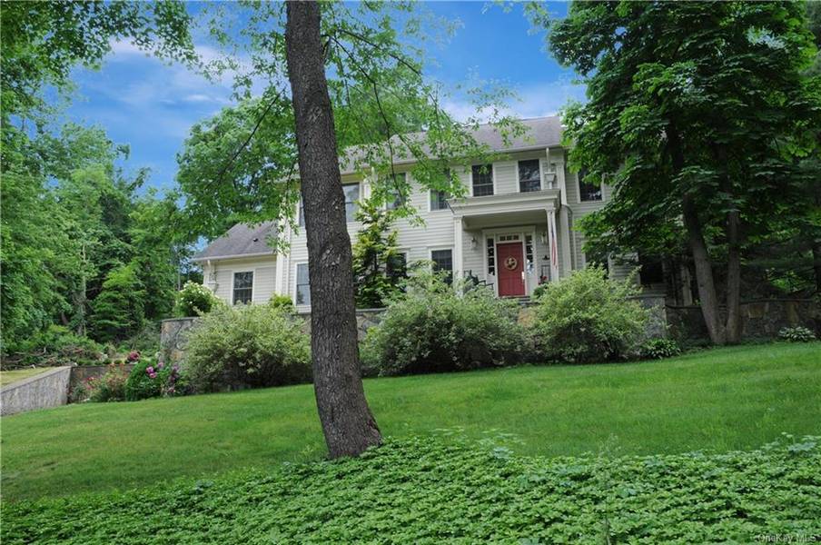 9 Mountain View RD, Patterson, NY 12563