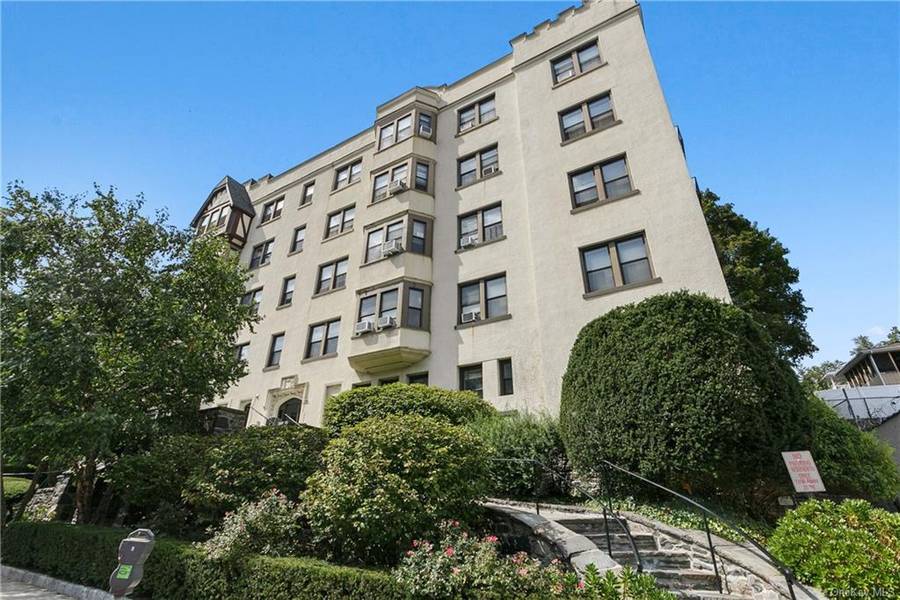 56 W Pondfield RD #5C, Bronxville, NY 10708