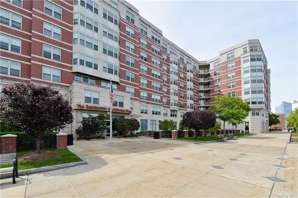 300 Mamaroneck AVE #814, White Plains, NY 10605