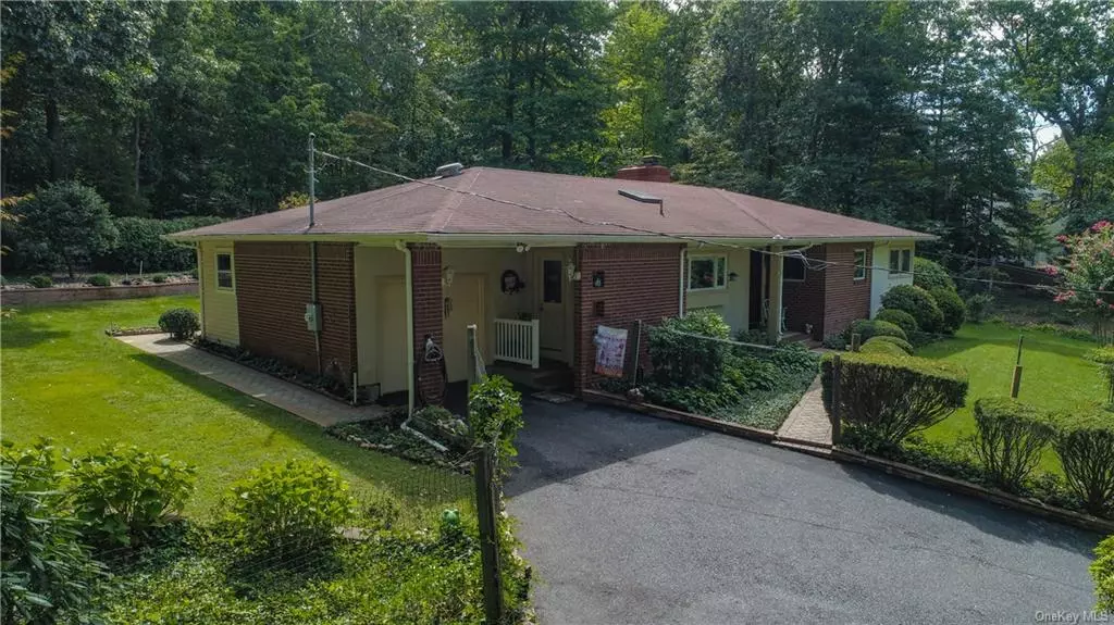 Wading River, NY 11792,74 Emerald LN