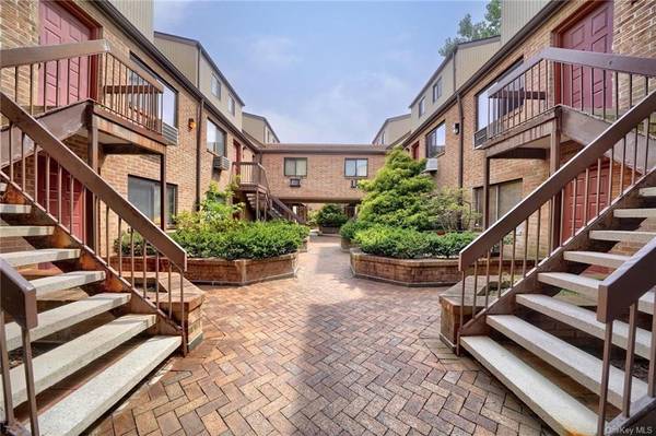 50 Dekalb AVE #E3, White Plains, NY 10605