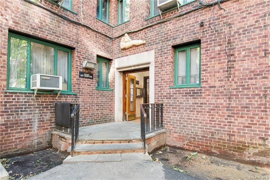 2049 Mcgraw AVE #7B, Bronx, NY 10462