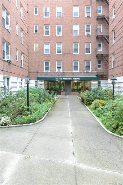 247 Parkview AVE #1T, Bronxville, NY 10708