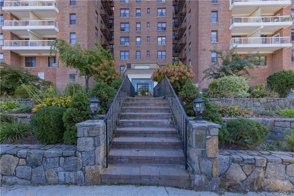 650 Warburton AVE #4I, Yonkers, NY 10701