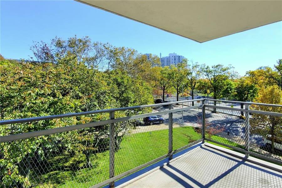 3671 Hudson Manor TER #2J, Bronx, NY 10463