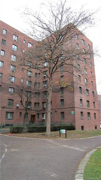 1600 Metropolitan AVE #3d, Bronx, NY 10462