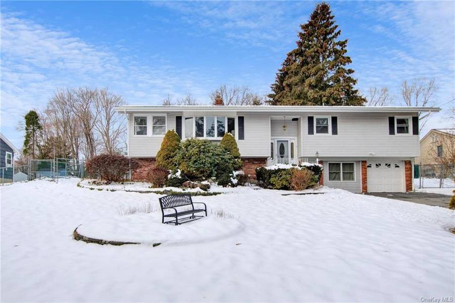 127 Lake DR, Mahopac, NY 10541