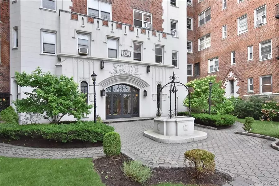 60 W Broad ST #4J, Mount Vernon, NY 10552