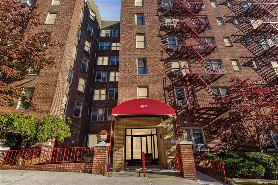 67-25 Clyde ST #2M, Forest Hills, NY 11375