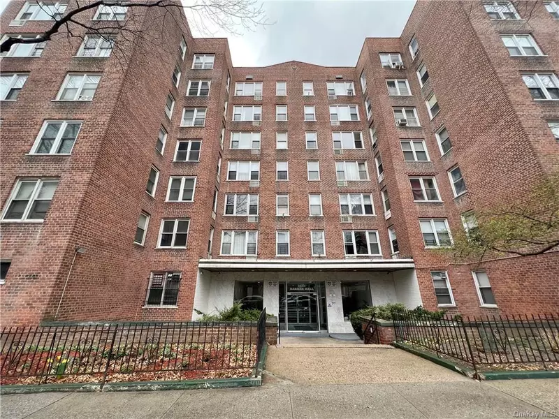 2385 Barker AVE #1F, Bronx, NY 10467