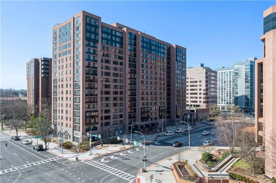 4 Martine AVE #1502, White Plains, NY 10606