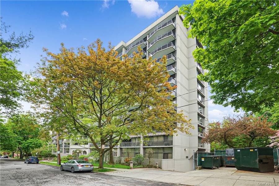 15 Stewart PL #12D, White Plains, NY 10603